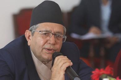 सभामुख घिमिरेले प्रमुख सचेतकहरुसँग छलफल गर्दै